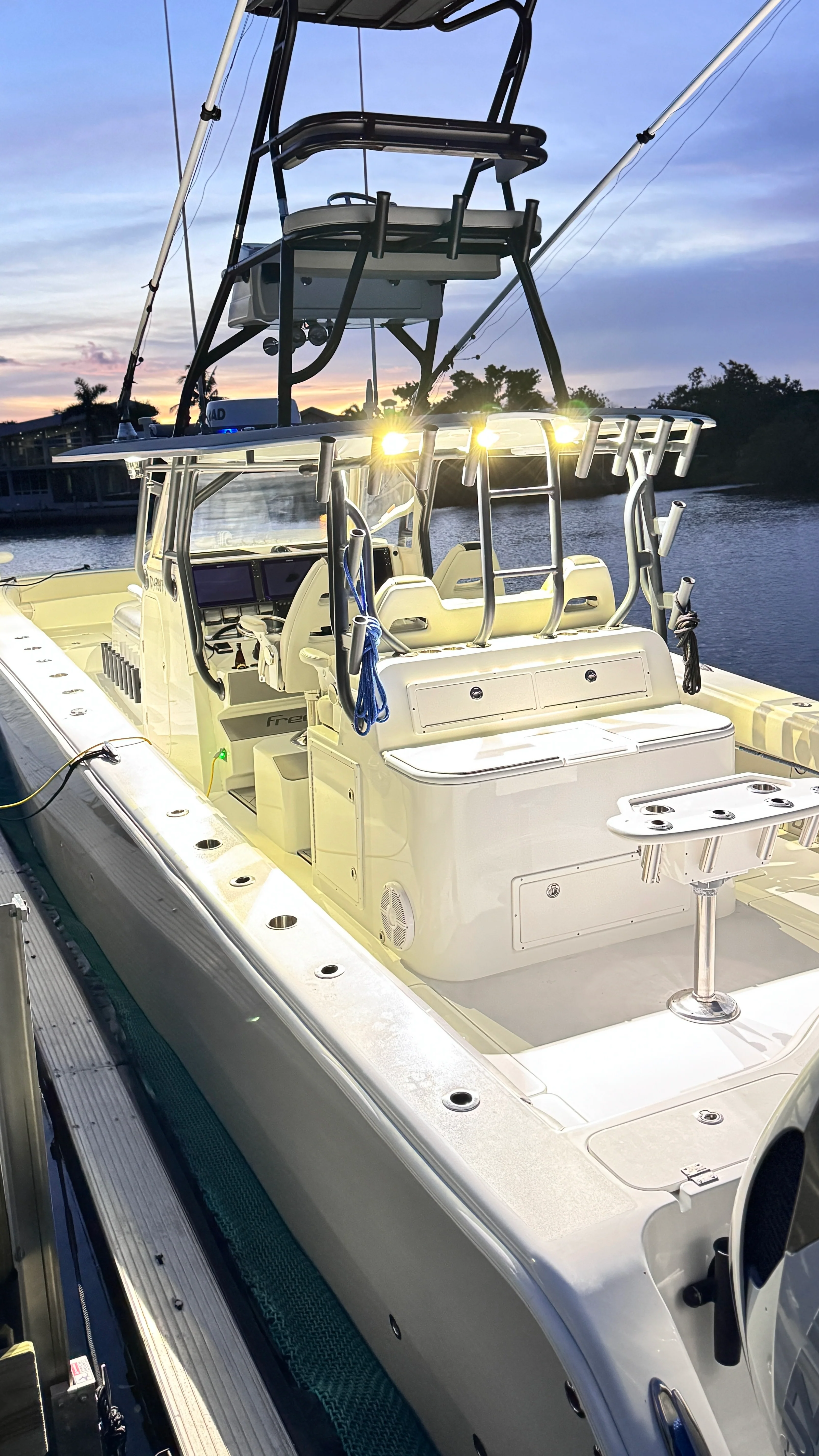 Marine Low Pro LED Spreader Light Kit - Image 4